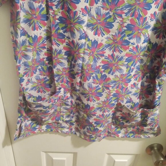 MediChic scrub top - Picture 2 of 4